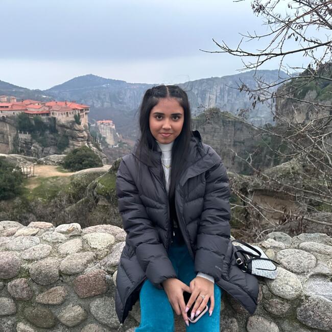 Babysitter in Piraeus: Priya