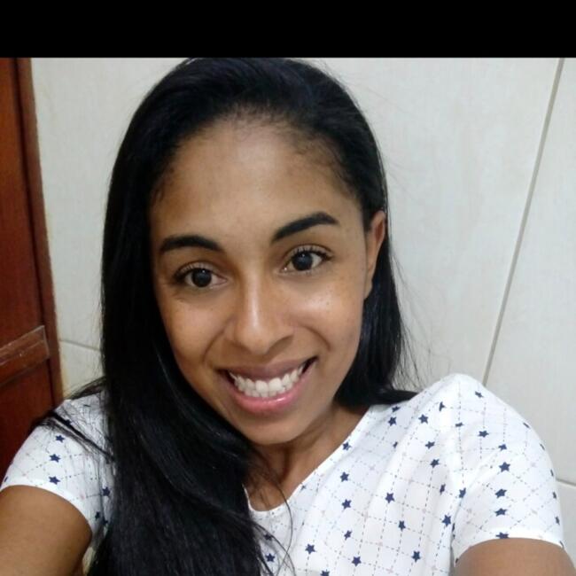 Babysitter in Santo André: Karina
