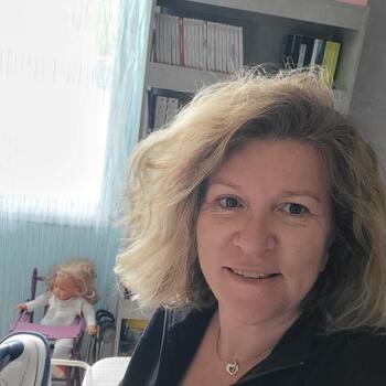 Babysitting job in Parentis-en-Born: babysitting job Delphine