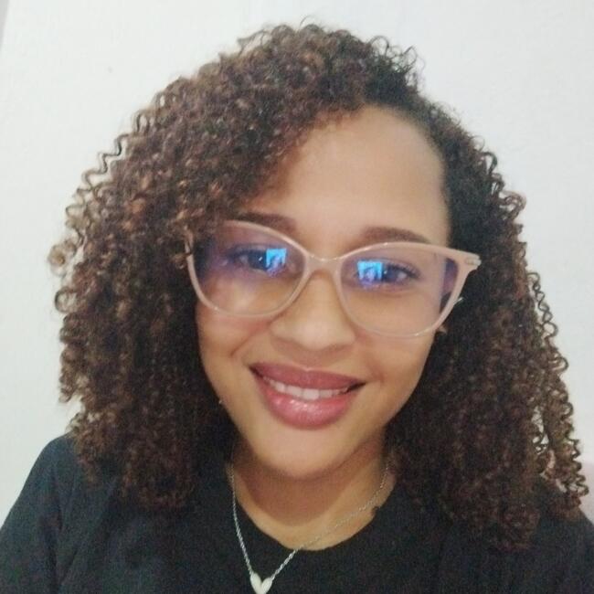 Babá em Camaragibe: Aline