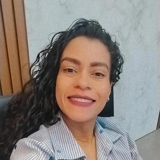 Babá em Campo Mourão: Raphaela