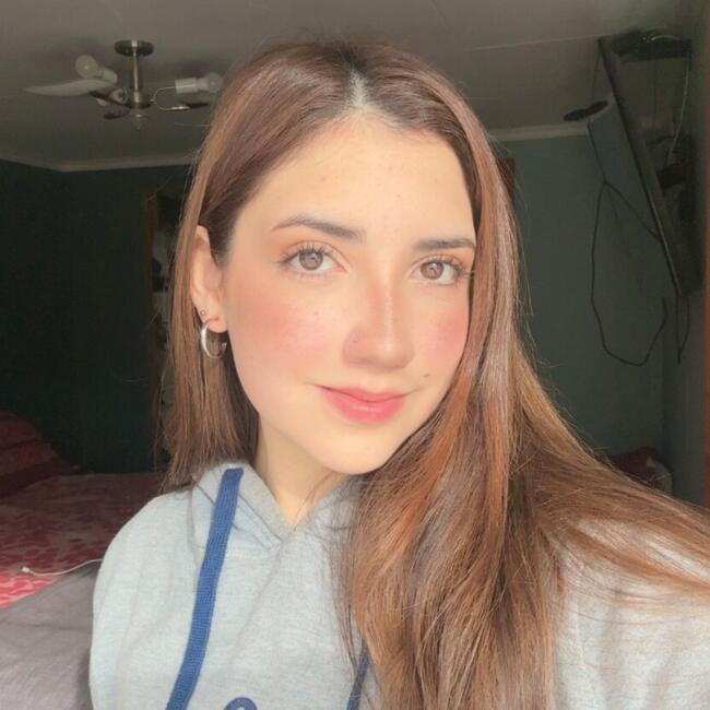 Niñera en Punta Arenas: Camila Levet