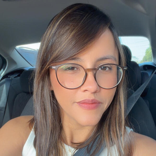 Emprego de babá em Dourados: Joyce