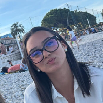 Babysitter in Saint-Etienne: Lou