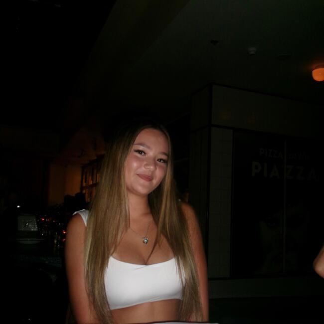 Babysitter in Sydney: Lola