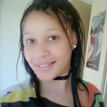 Babysitter in East London: Rozanna