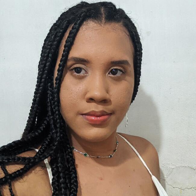 Babysitter in Escada: Thais