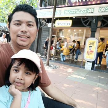 Babysitting job in Bekasi: babysitting job Muhammad