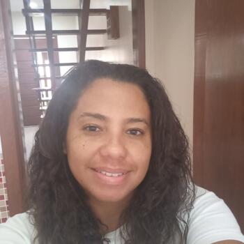 Babysitter in Cabo Frio: Virgínia Almeida Frutuoso