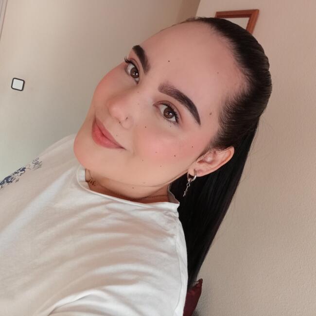 Canguro en Murcia: María Camila