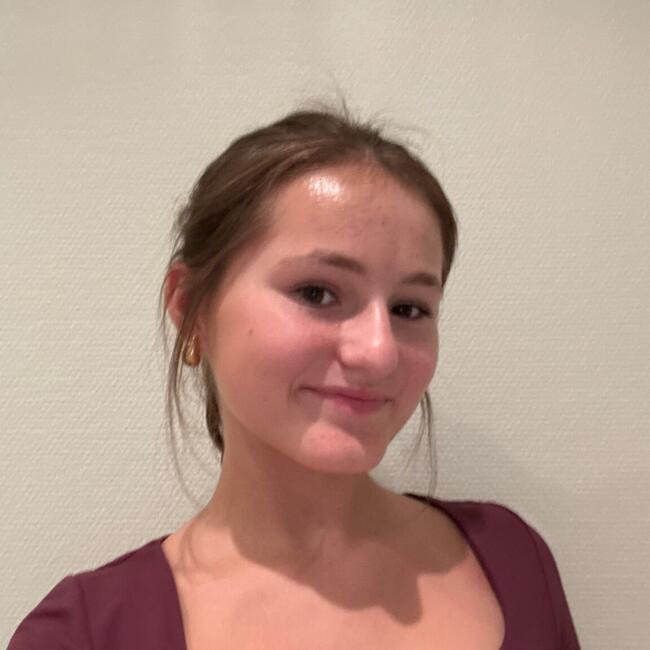 Babysitter in Luxembourg: Alix