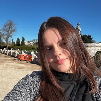 Babysitter Brasília: Nathália Barros