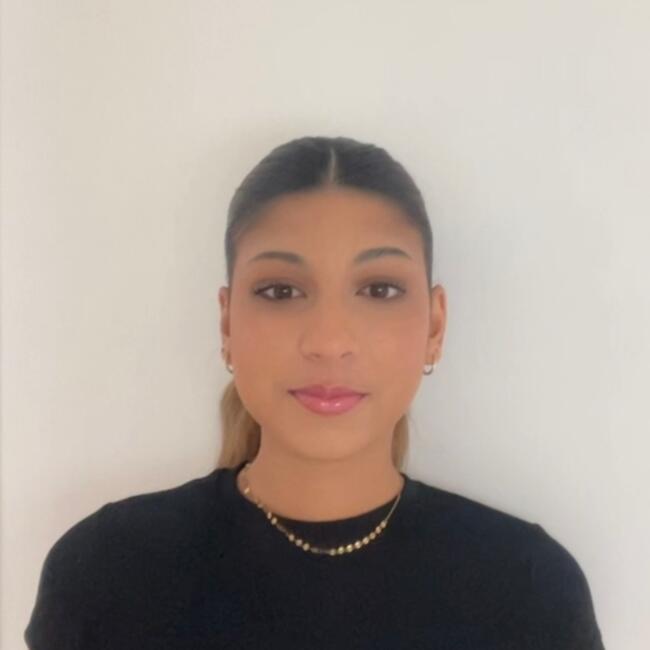 Babysitter in Clamart: Jade