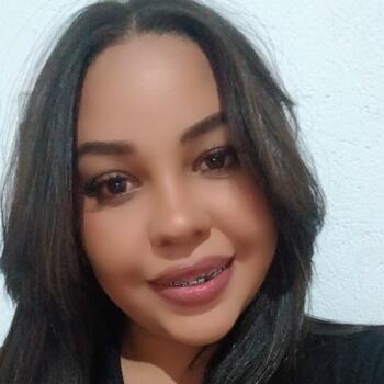Babysitter in Águas Lindas de Goiás: Lívia novais