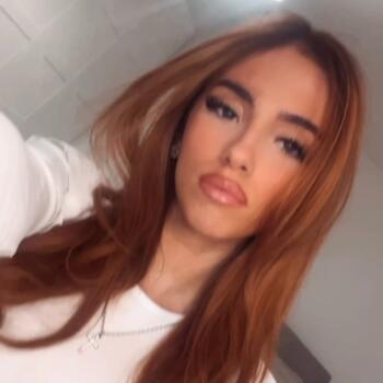 Babysitter in Bradford: Evie