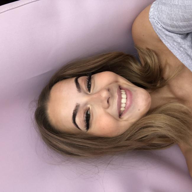 Babysitter in Charleroi: Lisa