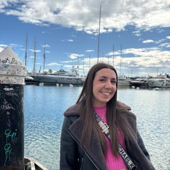 Baby-sitter in Coslada: Claudia