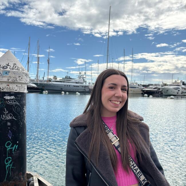 Babysitter in Coslada: Claudia