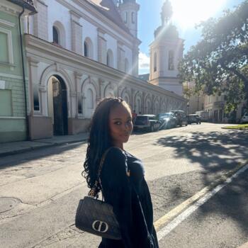 Babysitter in Brighton: Alix