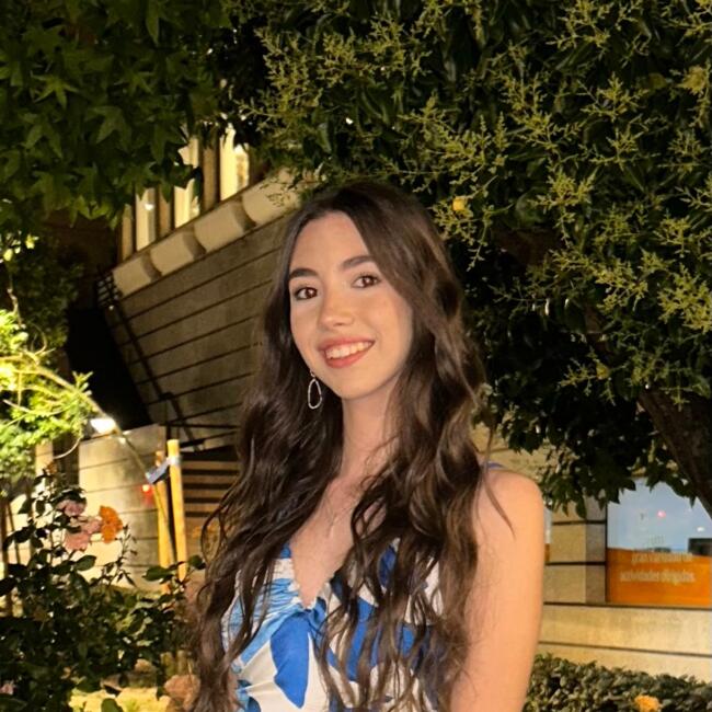 Canguro en Las Gabias: Paola