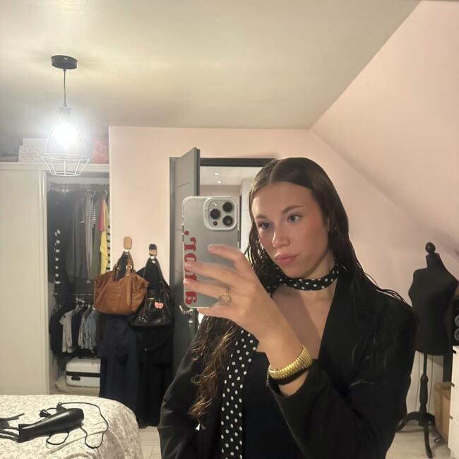 Babysitter in Bray-la-Campagne: Nolane