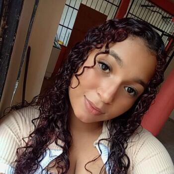 Babysitter in Valencia: Mariel alexandra