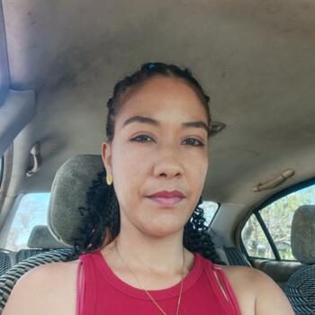 Babysitter in Pesé: YESSICA