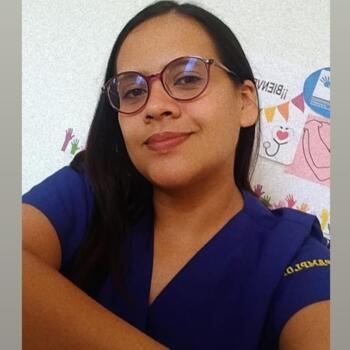 Babysitter in Floridablanca: Libia