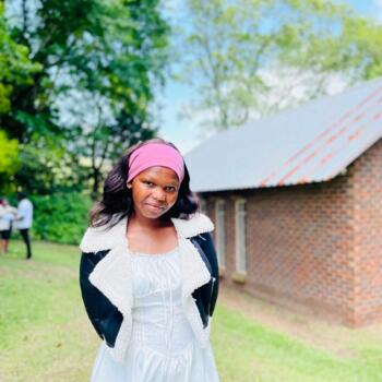 Babysitting job in Umbumbulu: babysitting job Hlengiwe