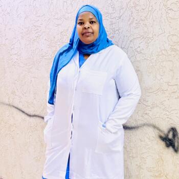 جليسة أطفال الرياض: Njeri
