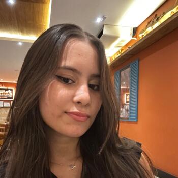 Babysitter in Rio Claro: Rebeka