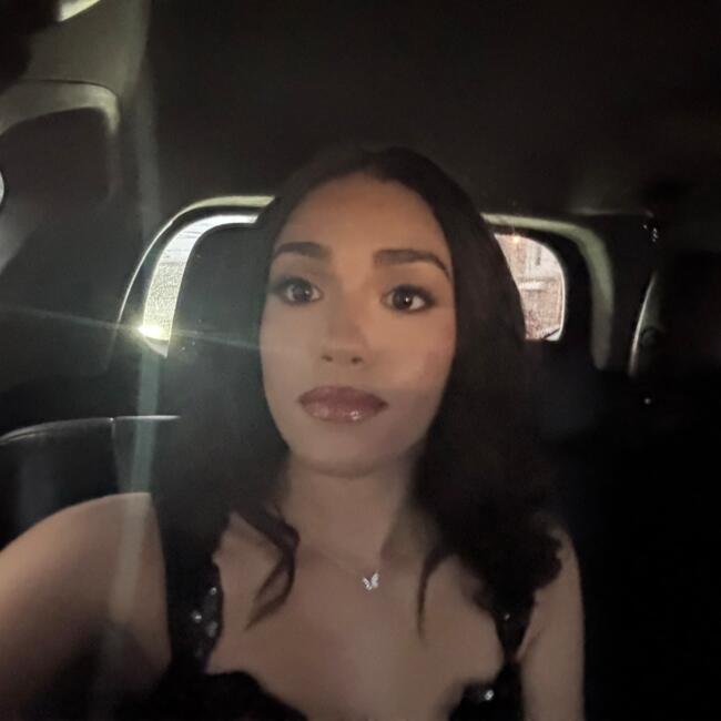 Babysitter in The Bronx: Halie