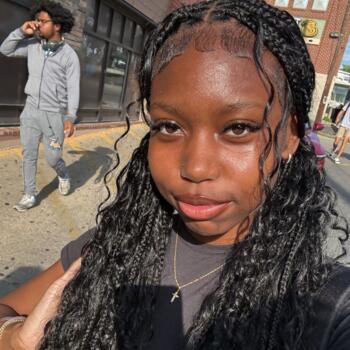 Babysitter Mount Rainier: Chloe