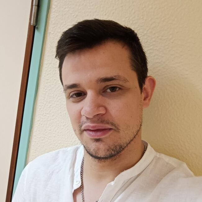 Trabalho de babysitting em Santarém: Vítor