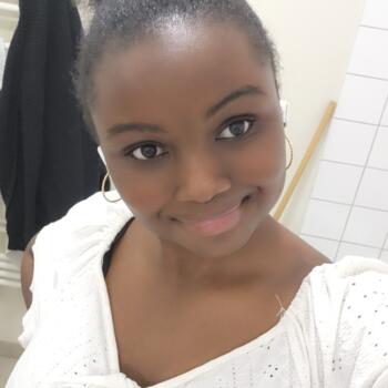 Auklė Paryžius: Fatoumata