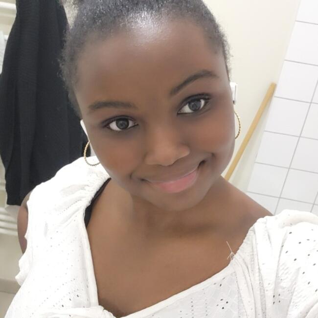 Auklė Paryžius: Fatoumata