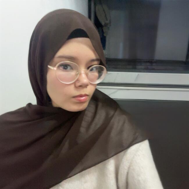 Babysitter in Manchester: Mahdeya