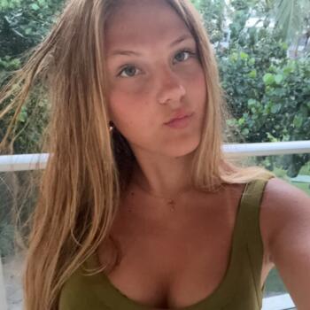 Babysitter in Épernon: Oliviana