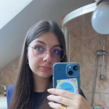 Babysitter in Bizeneuille: Marie