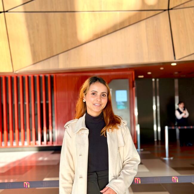 Babysitter in Sydney: Elisha