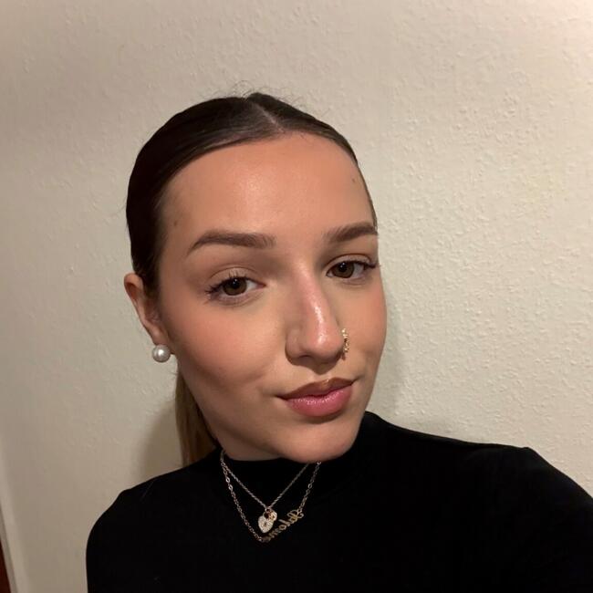 Babysitter in Meyrin: Salomé