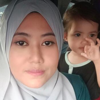 Pengasuh di Puchong Batu Dua Belas: Syarina