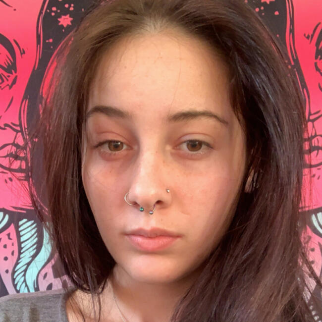 Babysitter in Nelson: Vanessa