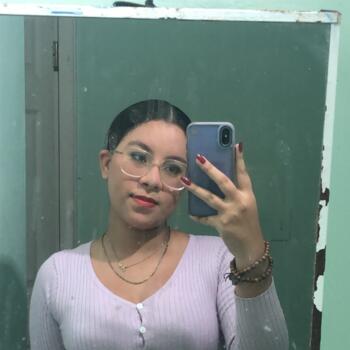Babysitter Panama City: Heyli