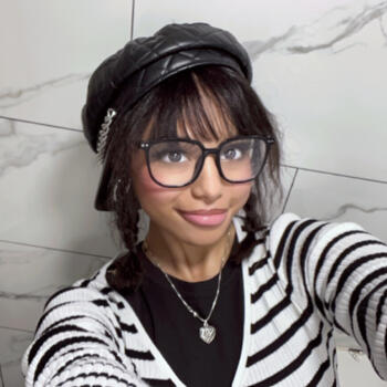 Babysitter in Brooklyn: Sinaya