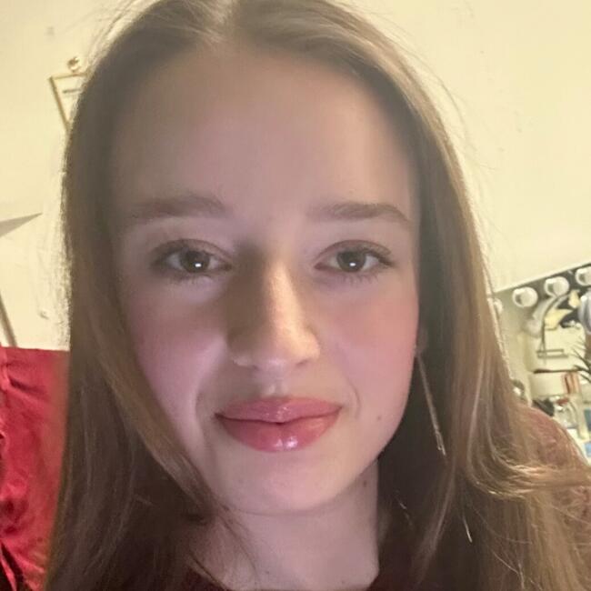 Bébiszitter Pázmánd területén: Lara