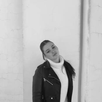 Canguro en Zaragoza: Neska