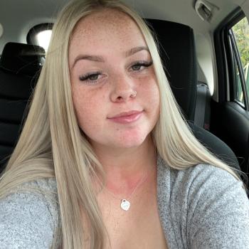 Babysitter in Logan City: Abby