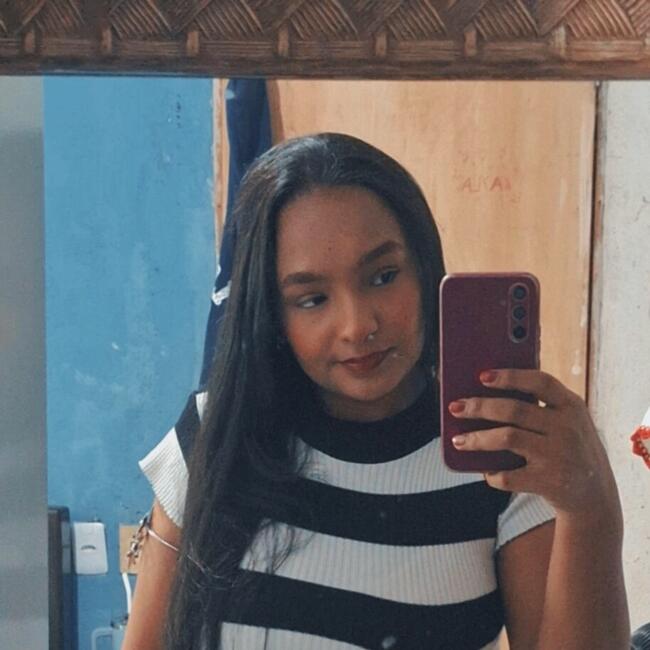 Babysitter in Cuiabá: Kayla