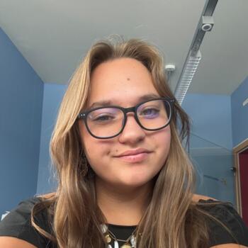 Babysitter in Mons: Charlotte